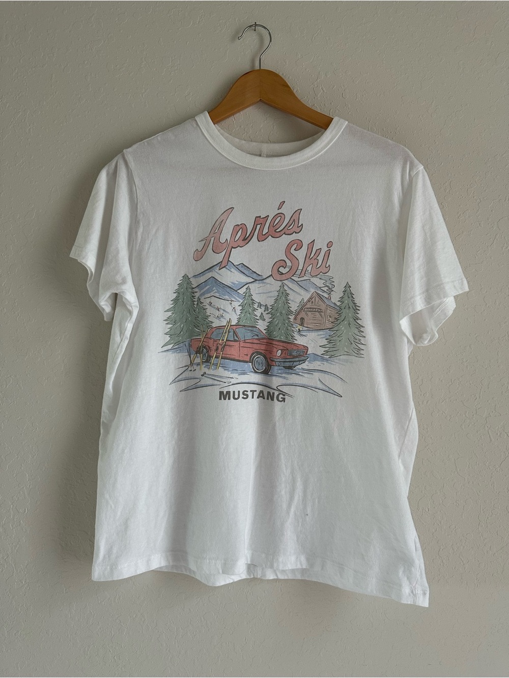 American Eagle Outfitters White Apres Ski Mustang Graphic Tee